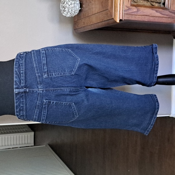 Women's jeans Bermuda shorts size 12 with 1% Spandex and 80% Cotton for comfort - Picture 2 of 4